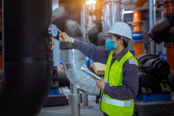 Hình ảnh thực tế bảo trì vệ sinh cụm máy chiller và bình ngưng trao đổi nhiệt Tan Long
